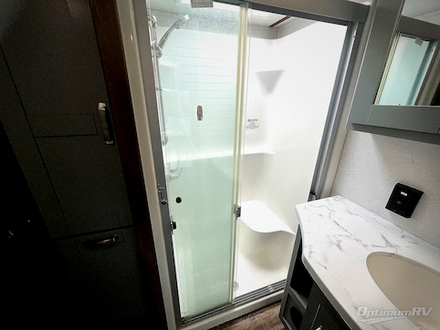 2020 Keystone Fuzion 429 RV Photo 4