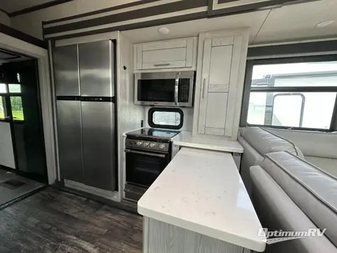 2022 Keystone Fuzion 429 RV Photo 3