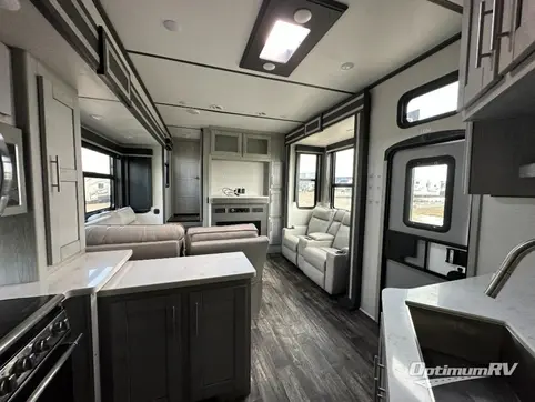 2022 Keystone Fuzion 429 RV Photo 4