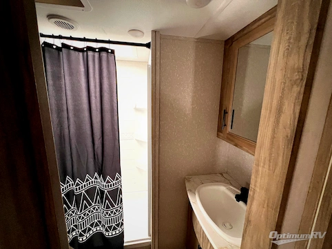 2022 Forest River Cherokee Arctic Wolf Suite 3550 RV Photo 4