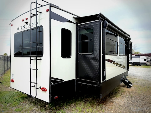 2021 Keystone Montana High Country 331RL RV Photo 2