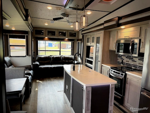 2021 Keystone Montana High Country 331RL RV Photo 3