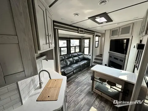 2021 Keystone Fuzion 424 RV Photo 2