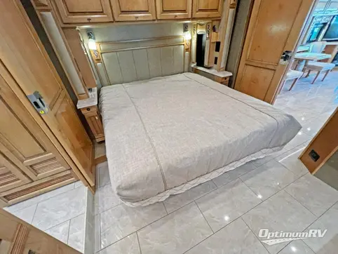 2019 Tiffin Phaeton 40 QBH RV Photo 4