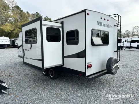 2018 Winnebago Towables Minnie 2500RL RV Photo 2