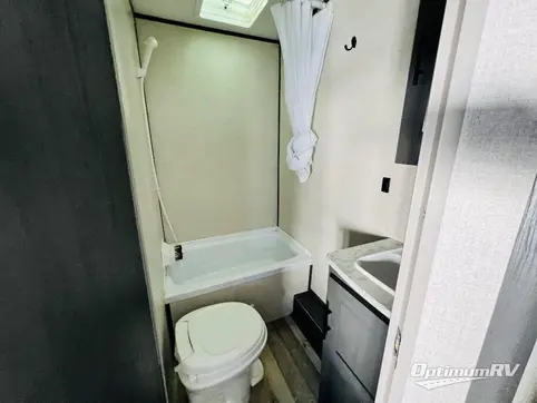 2022 Dutchmen Aspen Trail LE 25BH RV Photo 4
