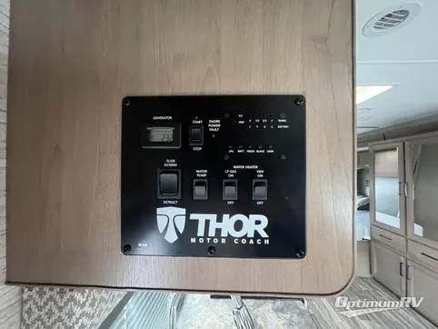 2022 Thor Four Winds 24F RV Photo 3