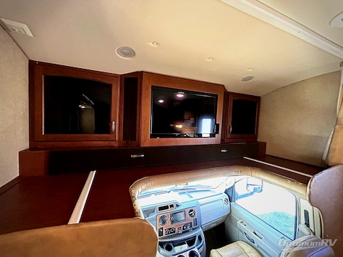 2014 Jayco Greyhawk 31SS RV Photo 2