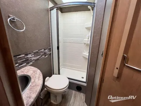 2021 Thor Four Winds 26B RV Photo 3