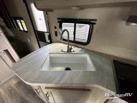2023 Coachmen Catalina Summit Series 8 261BHS RV Photo 3