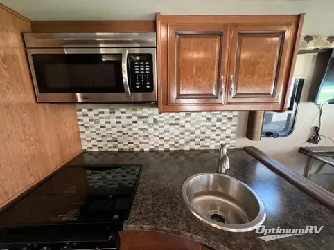 2017 Fleetwood Flair 30P RV Photo 3