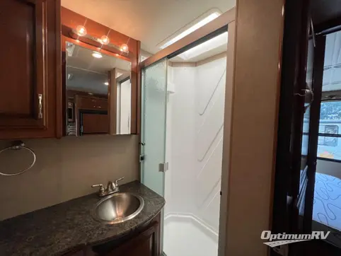 2017 Fleetwood Flair 30P RV Photo 4