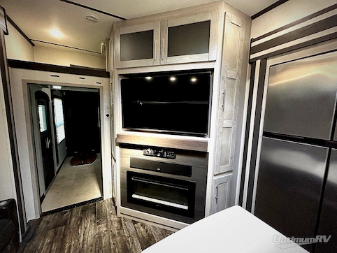 2021 Keystone Fuzion 373 RV Photo 4