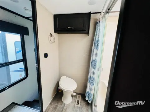 2017 Keystone Fuzion 414 RV Photo 4
