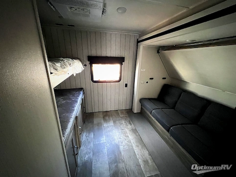 2024 Palomino Puma 32BHQS RV Photo 3
