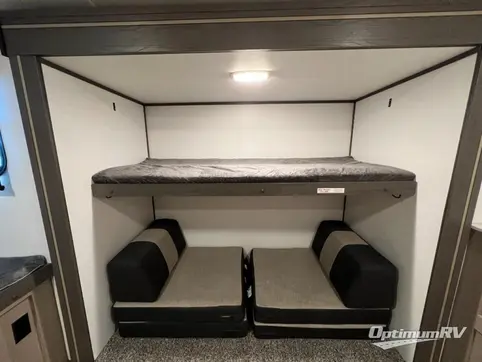 2021 Cruiser Twilight Signature TWS 3300 RV Photo 2