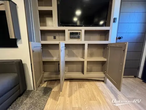 2021 Cruiser Twilight Signature TWS 3300 RV Photo 4