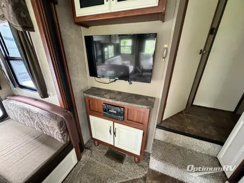 2014 Keystone Cougar 26SAB RV Photo 3