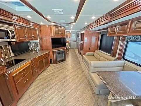 2019 Fleetwood Discovery 38N RV Photo 2