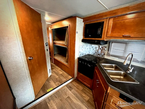 2019 Winnebago Minnie Winnie 31G RV Photo 2