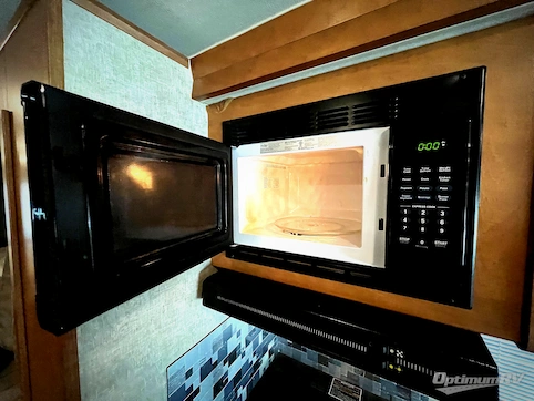 2019 Winnebago Minnie Winnie 31G RV Photo 3