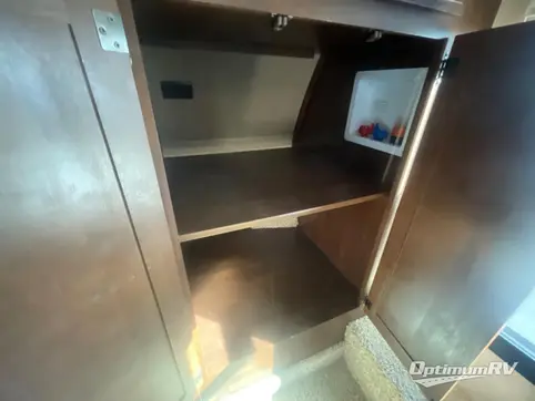 2015 Keystone Cougar 303RLS RV Photo 4