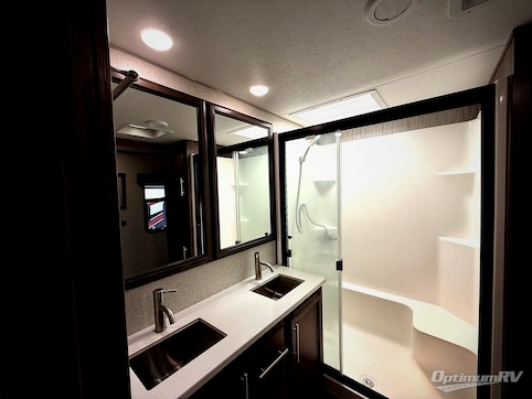 2021 KZ Durango Gold G383RLQ RV Photo 3