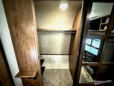 2021 KZ Durango Gold G383RLQ RV Photo 4