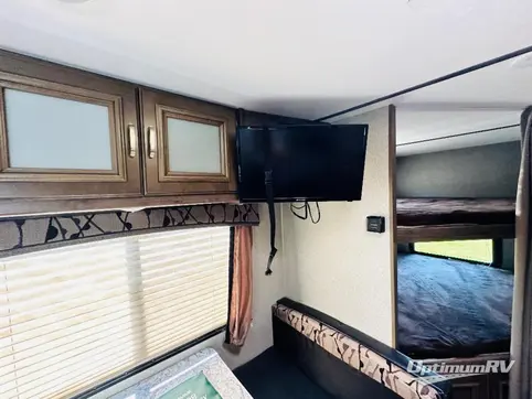 2018 Keystone Passport 239ML Express RV Photo 4