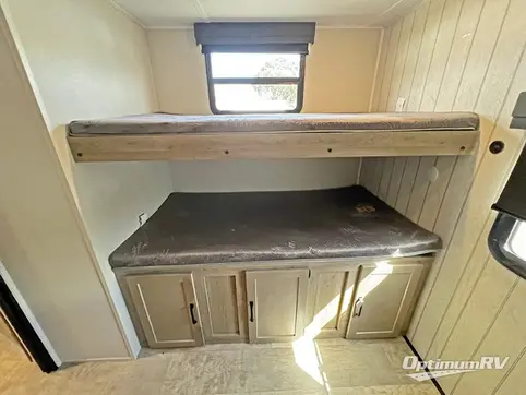 2024 Palomino Puma 32BHQS RV Photo 4