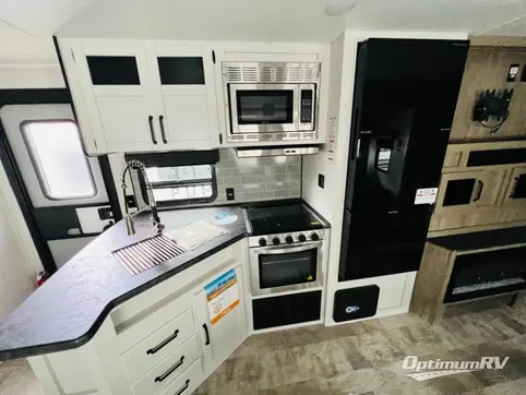 2024 Palomino Puma 28DBFQ RV Photo 4