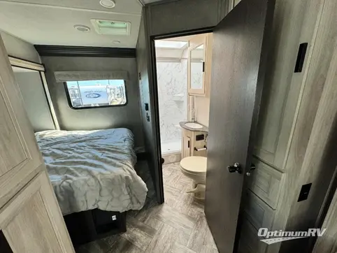 2022 Forest River Sunseeker LE 2550DSLE RV Photo 4