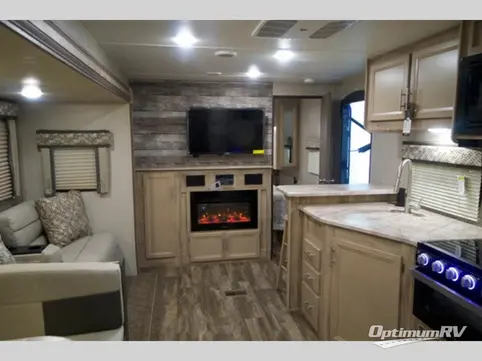 2020 Coachmen Catalina Legacy 243RBS RV Photo 4