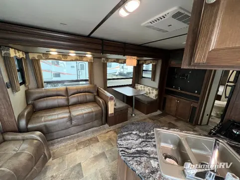 2016 Keystone Sprinter Campfire Edition 27RL RV Photo 4