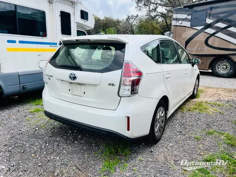 2016 Toyota Prius Prius RV Photo 2