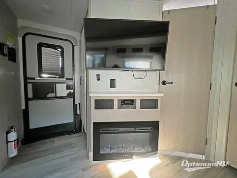 2022 Forest River Flagstaff Super Lite 26FKBS RV Photo 4