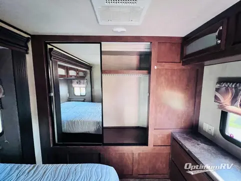 2016 Forest River Salem Villa Series 426-2B Classic RV Photo 4