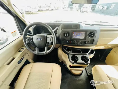 2022 Thor Chateau 27R RV Photo 2