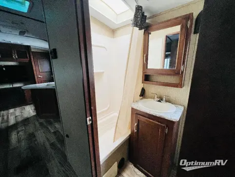 2017 Keystone Outback 312BH RV Photo 4