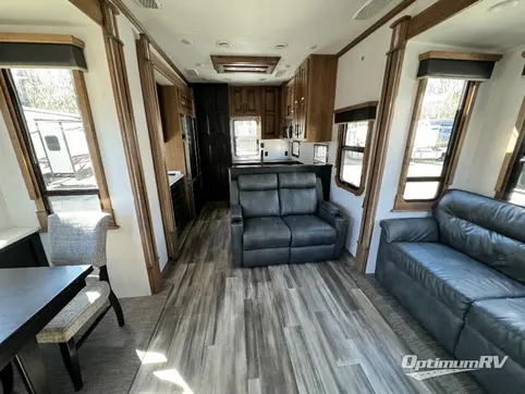 2021 Heartland Landmark CHESAPEAKE RV Photo 2