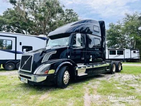 2016 Volvo Semi Truck VNL780 RV Photo 2