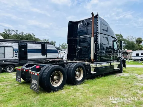 2016 Volvo Semi Truck VNL780 RV Photo 4