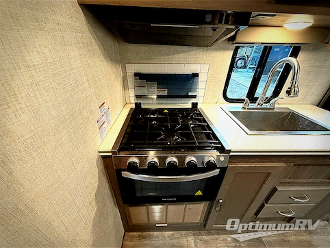 2022 CrossRoads Vista 23RSS RV Photo 4