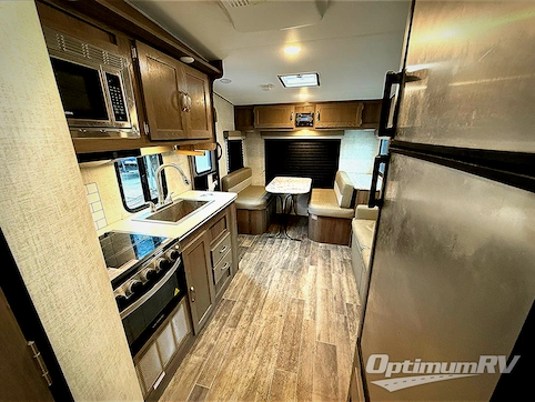 2022 CrossRoads Vista 23RSS RV Photo 2