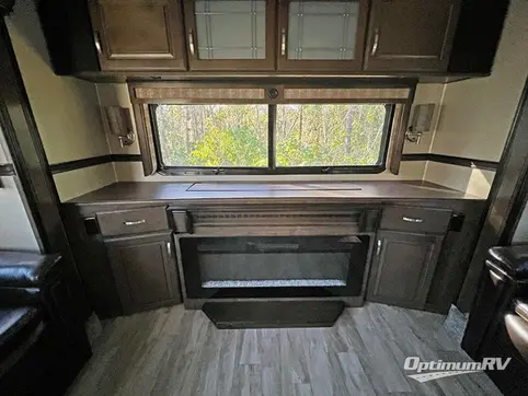 2019 Grand Design Solitude 374TH R RV Photo 3