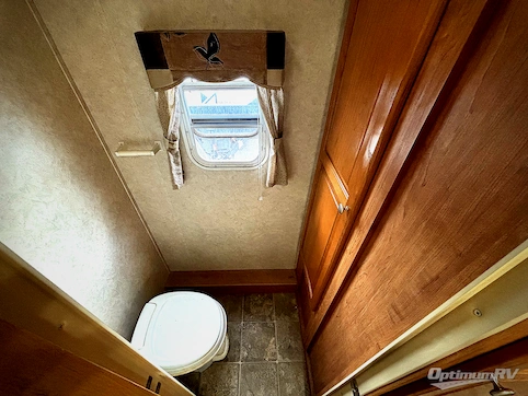 2009 Forest River Rockwood Wind Jammer 2808W RV Photo 4