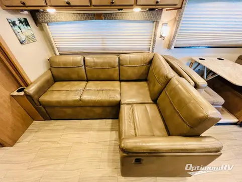2019 Thor Windsport 35M RV Photo 2