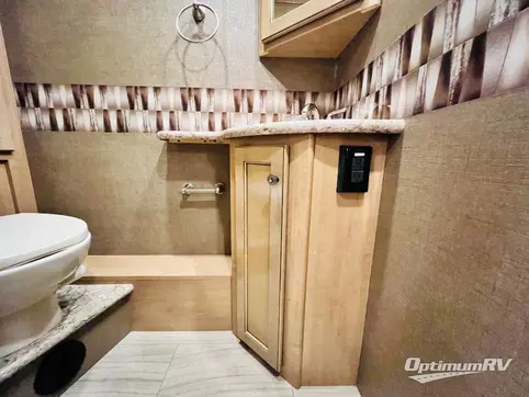 2019 Thor Windsport 35M RV Photo 3