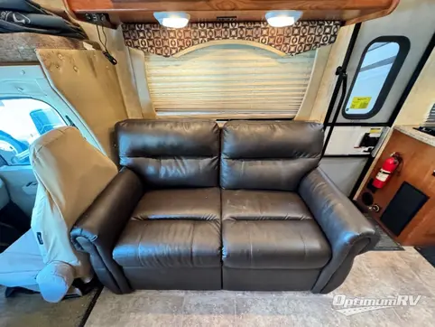 2011 Coachmen Leprechaun 318SA RV Photo 3
