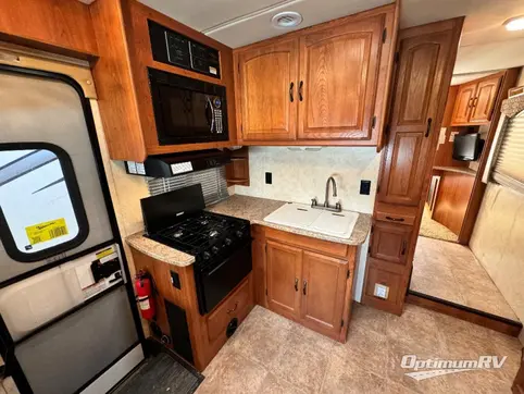 2011 Coachmen Leprechaun 318SA RV Photo 4